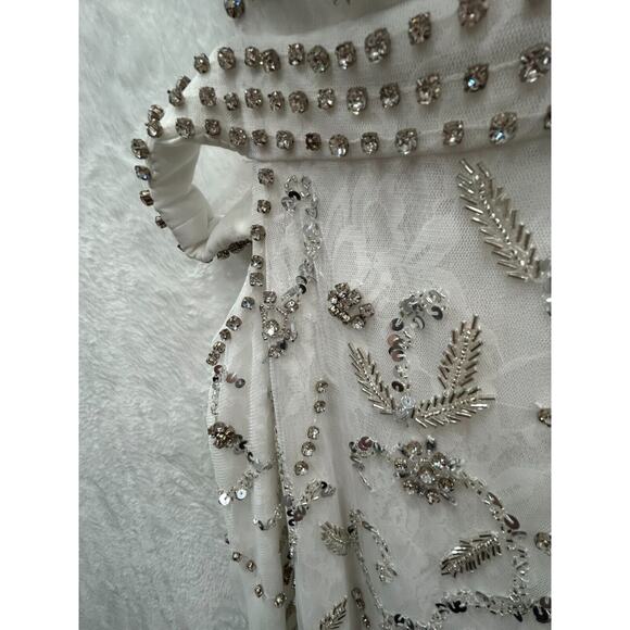 Mac Duggal 10873 White Beaded Sleeveless High Neck Cut Out Gown Size 4 AS IS - Picture 8 of 16